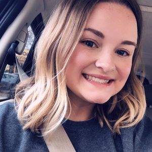 Meet your Posher, Nicole